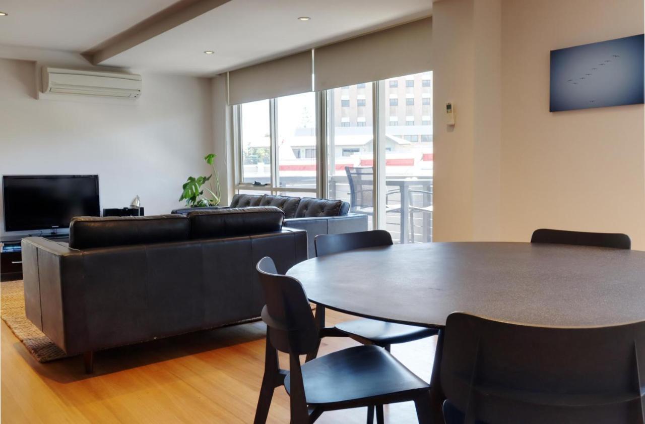 Апартаменты Fiveways Balcony, King Bed, Chef'S Kitchen Фримантл Экстерьер фото