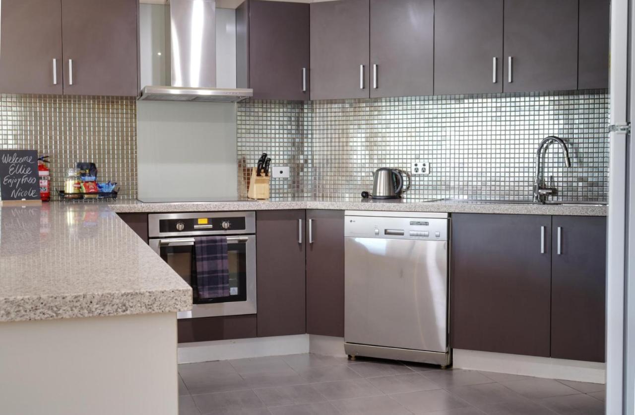 Апартаменты Fiveways Balcony, King Bed, Chef'S Kitchen Фримантл Экстерьер фото